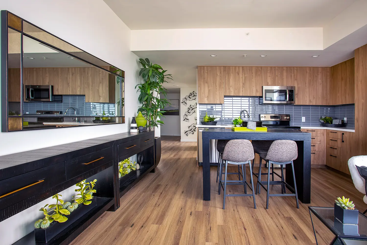 Broadway-Towers-Apartments-4